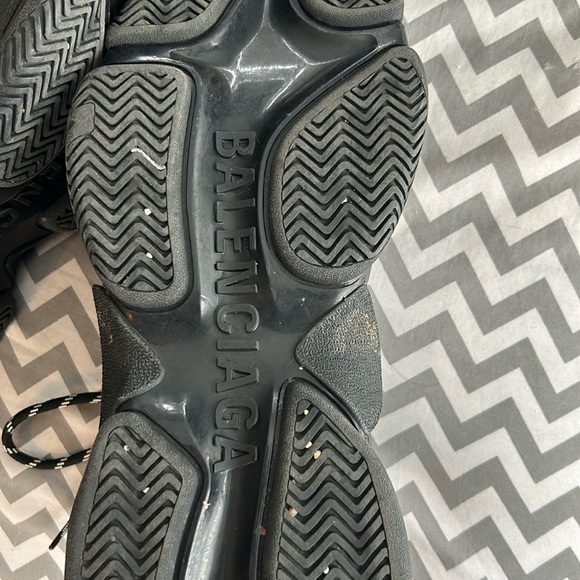 Balenciagas tripls s all over logo black us size 12 - Picture 4 of 5